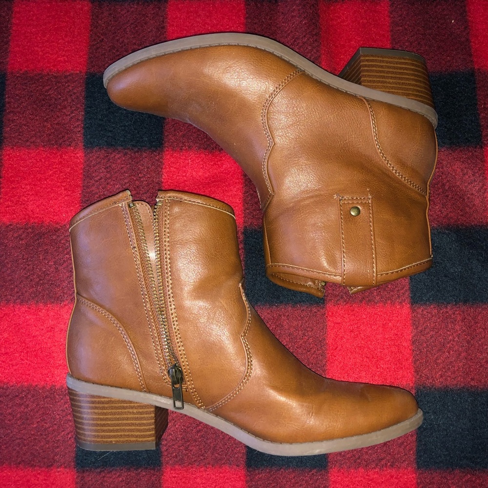 American Eagle Booties